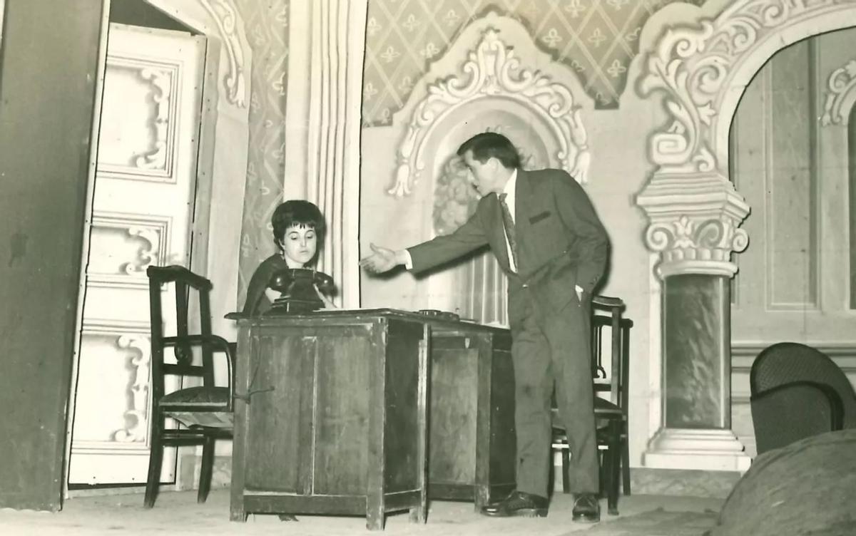 El matrimoni format per Lola Monrós i Tavi Canal a l'escenari d'Els Carlins