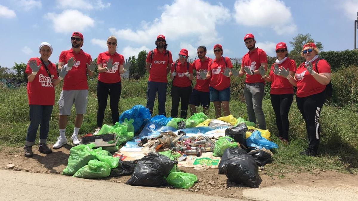 Voluntarios de Unilever, el sábado en Viladecans