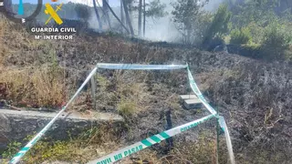 La Guardia Civil investiga a una mujer por dos incendios forestales en A Coruña