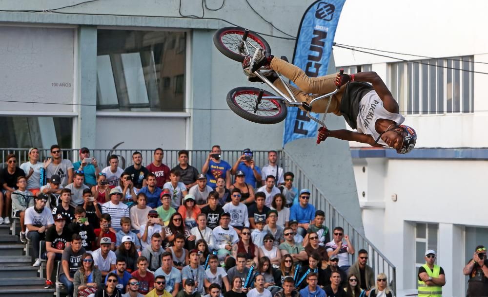 El festival de deporte urbano vuelve a dejar boquiabierta a los vigueses y a los turistas con un recital de piruetas, velocidad y adrenalina.