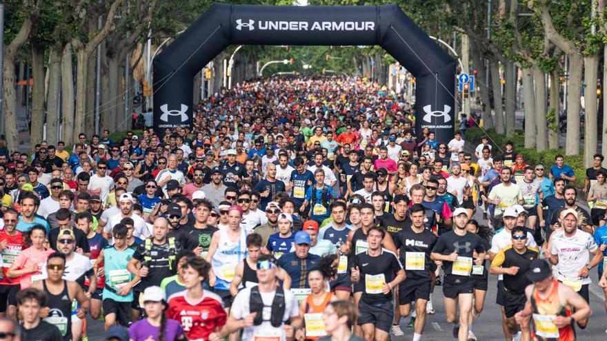 Cerca de 40.000 personas participan en la Cursa de El Corte Inglés en Barcelona