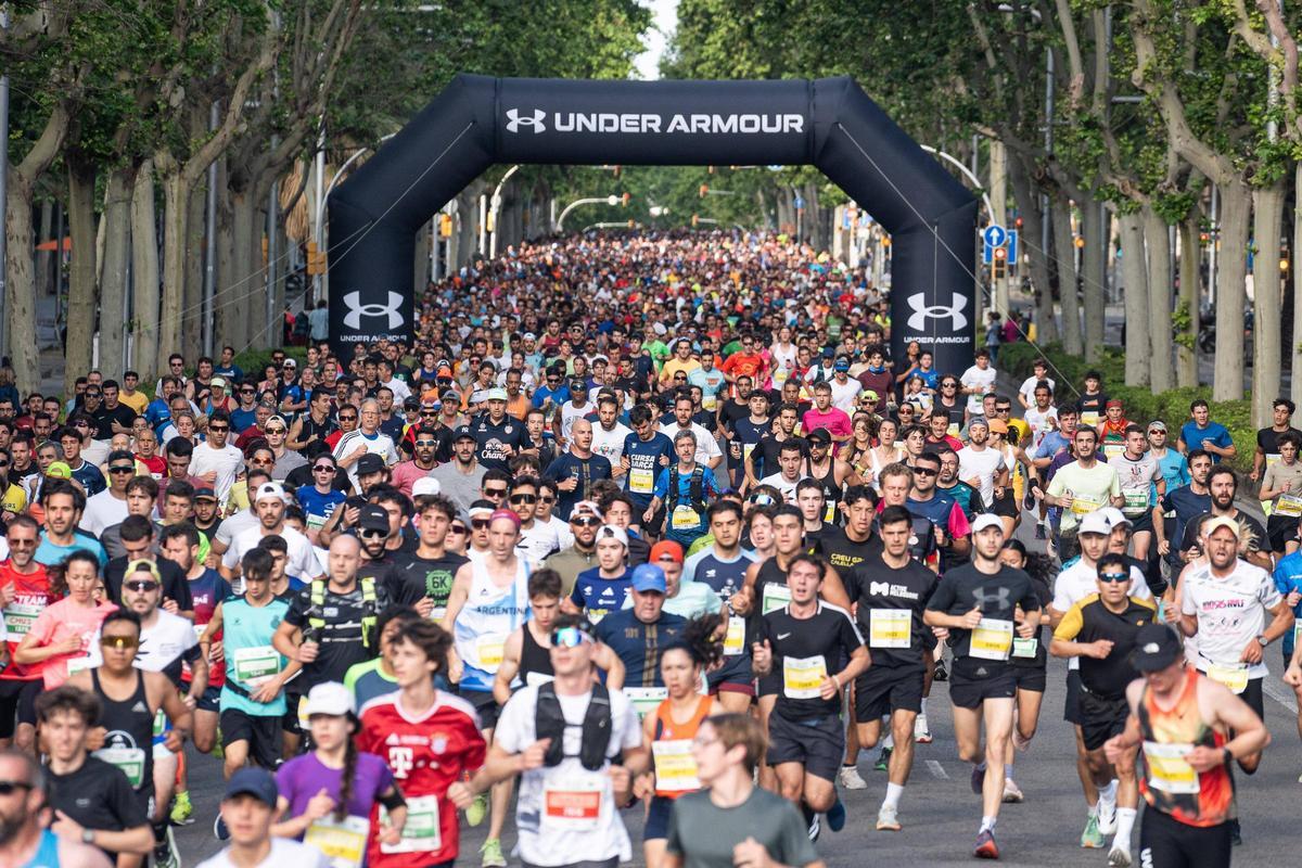 Cerca de 40.000 personas participan en la Cursa de El Corte Inglés en Barcelona