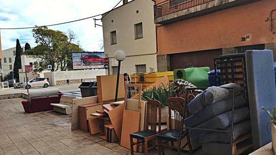 Abocaments de voluminosos al carrer Pere III de Figueres, el passat mes d&#039;octubre.