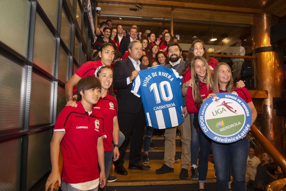 Homenaje de campeonas para el Deportivo Abanca