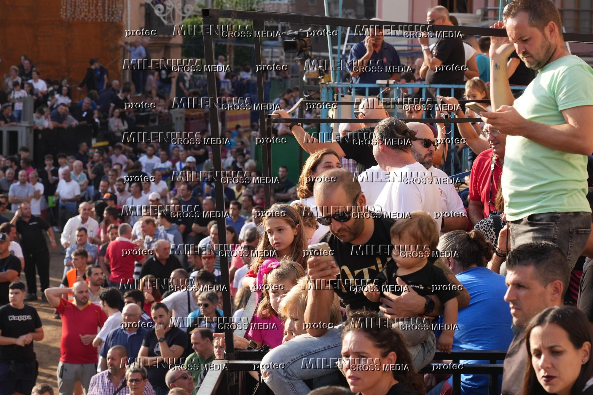 Galería de fotos de la última tarde de toros de la Fira en Onda