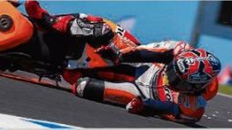 Espectacular caiguda de Marc Márquez en els lliures d&#039;Austràlia