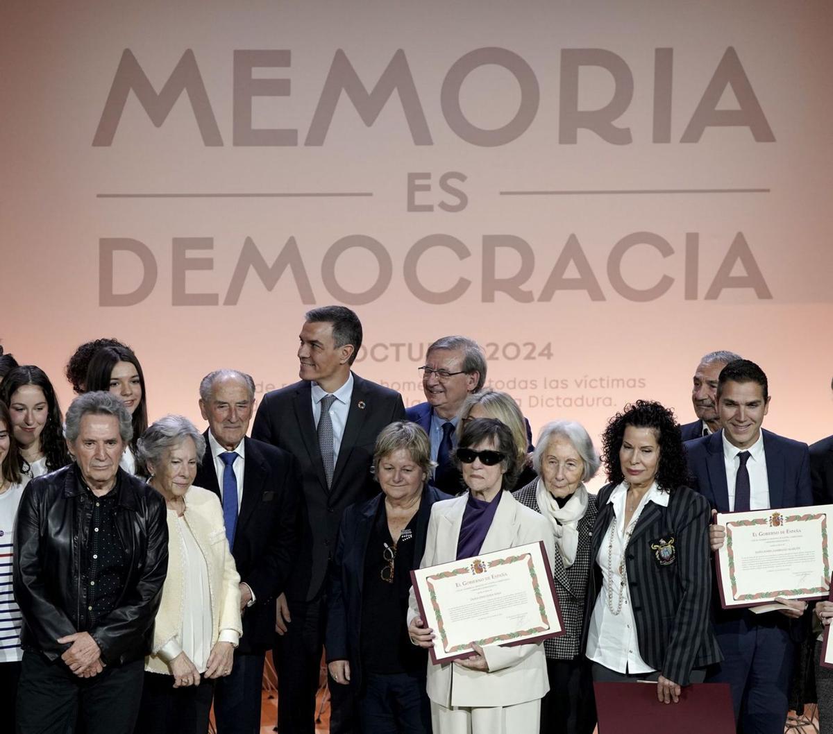 Sánchez planeja cent actes el 2025 per commemorar els 50 anys de democràcia