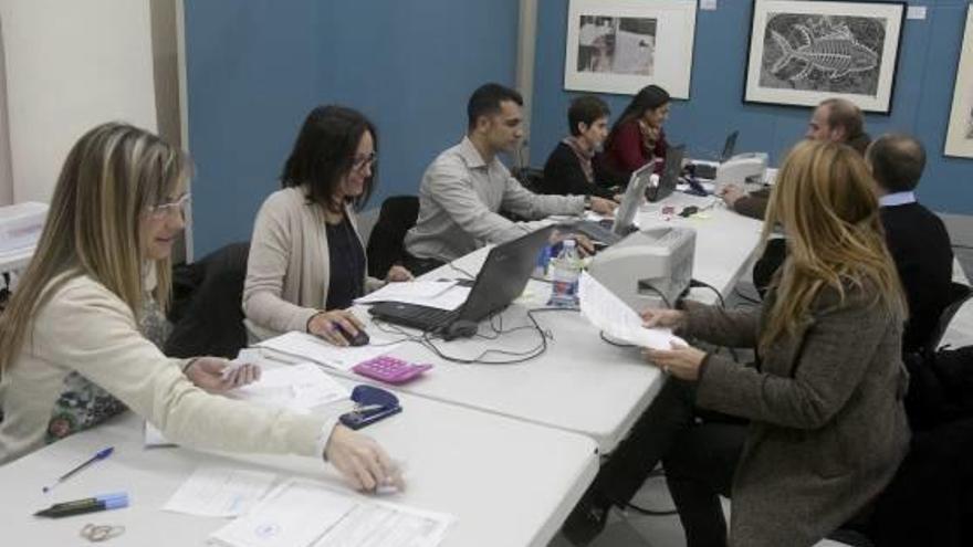 Arranca en Xàtiva el proceso para solicitar la ayuda de libros de texto