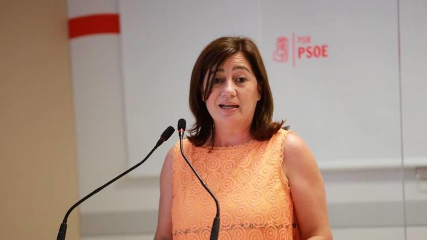 Francina Armengol interviniendo en la sede del PSIB.