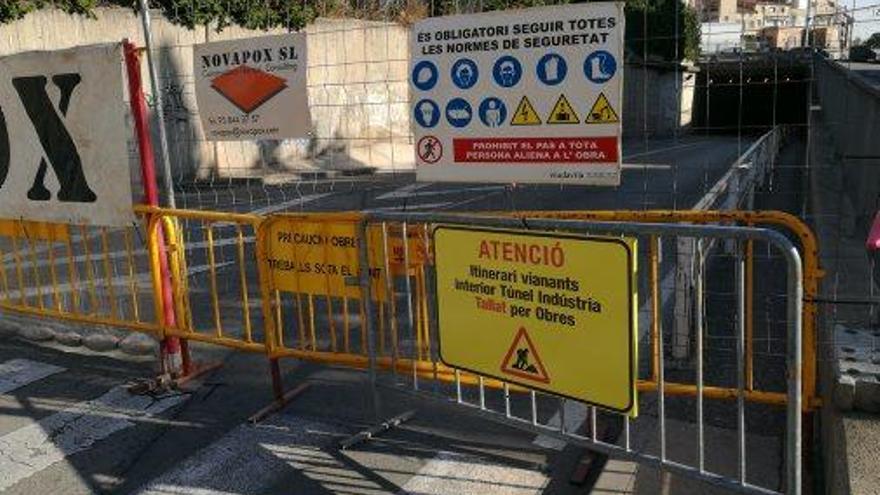 El túnel d&#039;Indústria està tancat també a peu