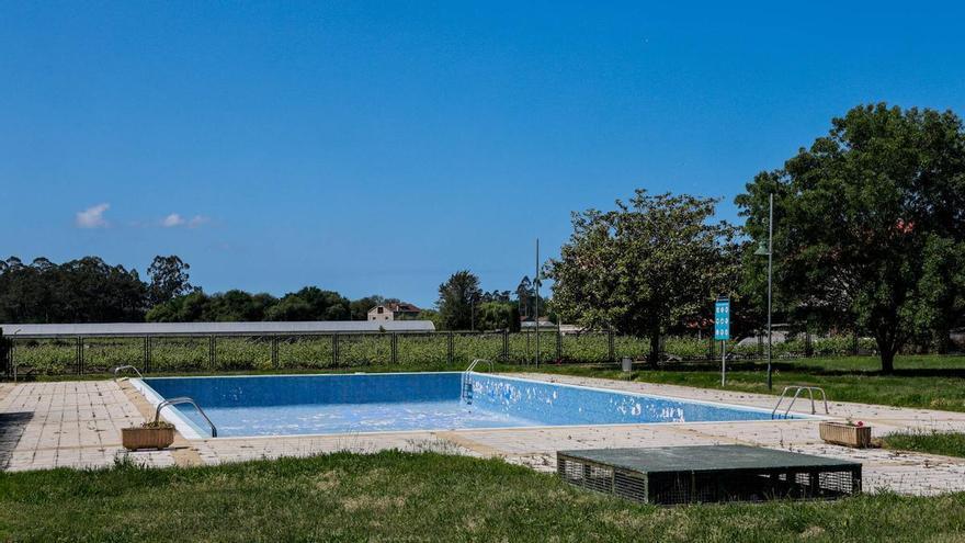 El PSOE de Ribadumia denuncia el abandono de la piscina municipal tras su colapso