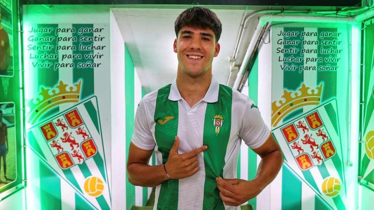 Eder Sarabia, con la camiseta del Córdoba CF.
