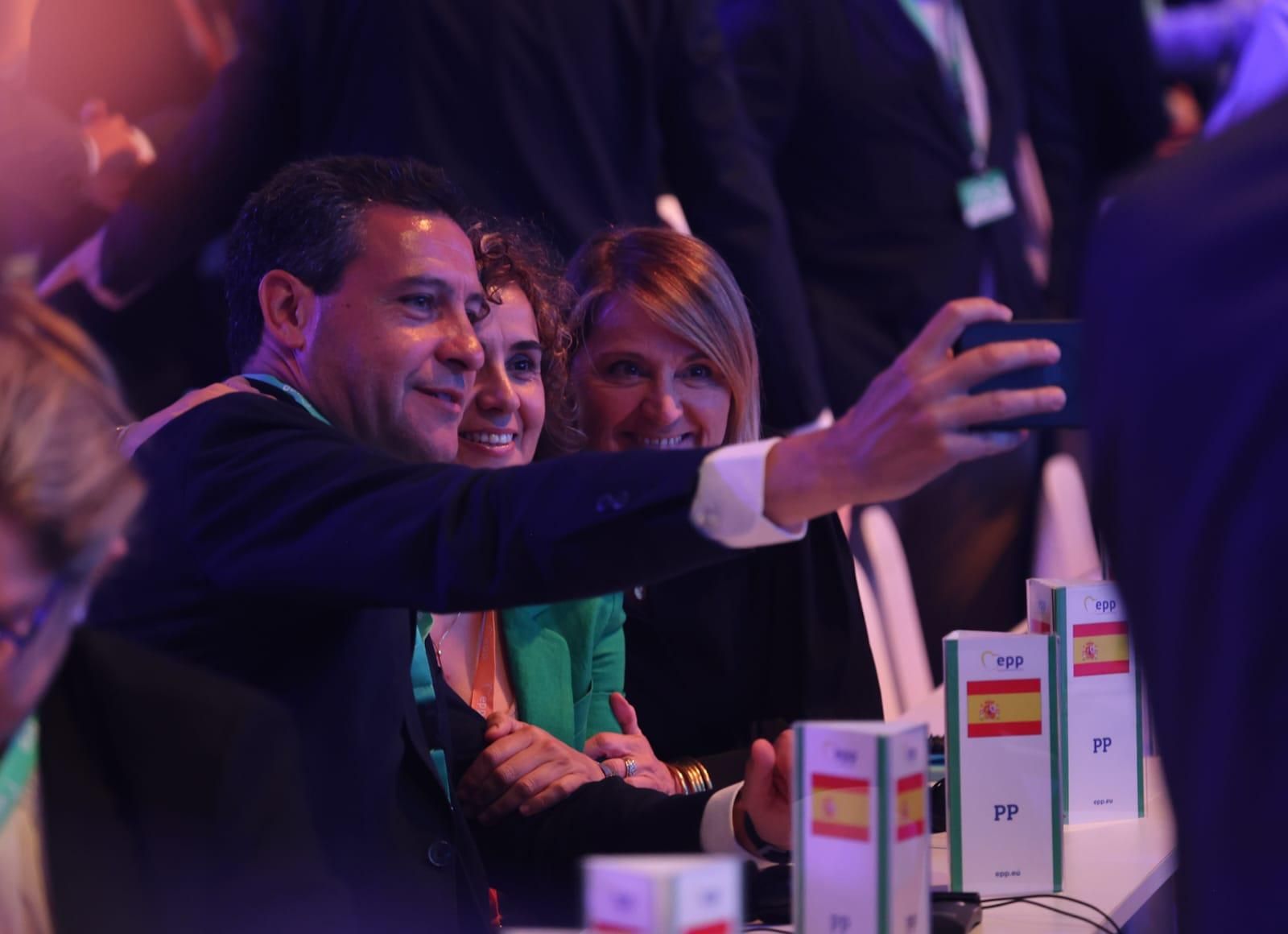 La primera jornada del congreso del PPE en València, en imágenes