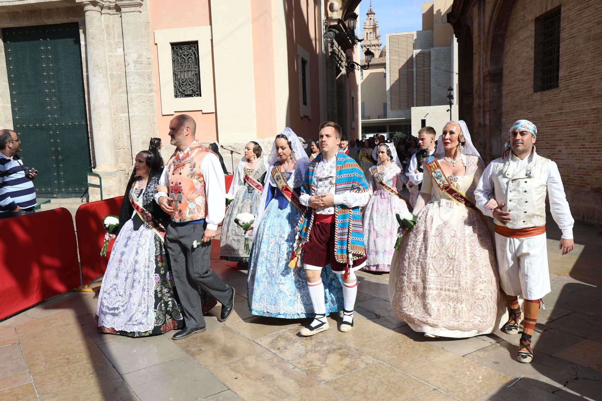 Búscate en el primer de la Ofrenda en la calle de la Paz hasta las 17 horas