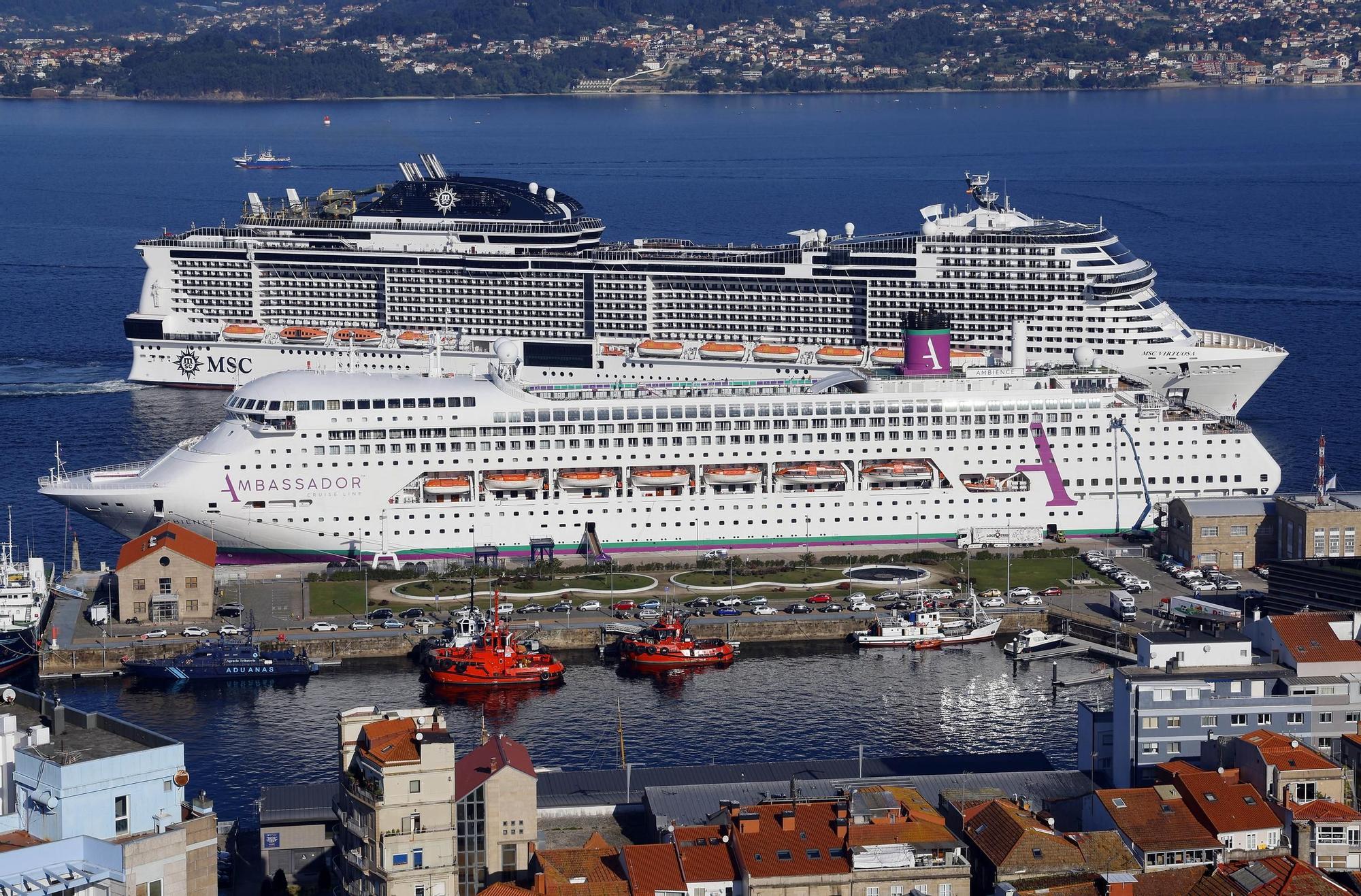 Doble escala de cruceros (Ambience y MSC Virtuosa), esta mañana en Vigo