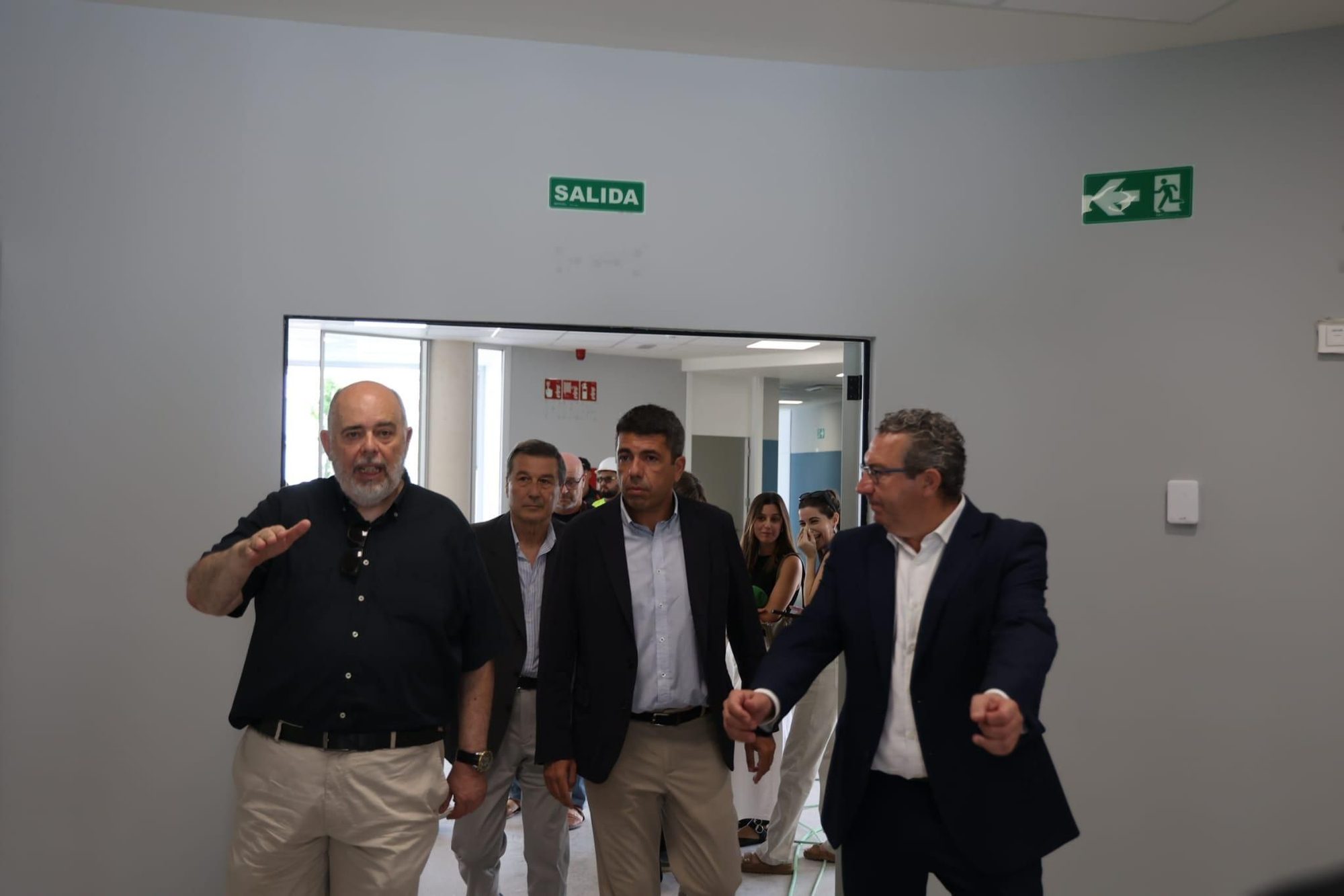 Visita de Mazón al centro de salud Rincón de Loix en Benidorm