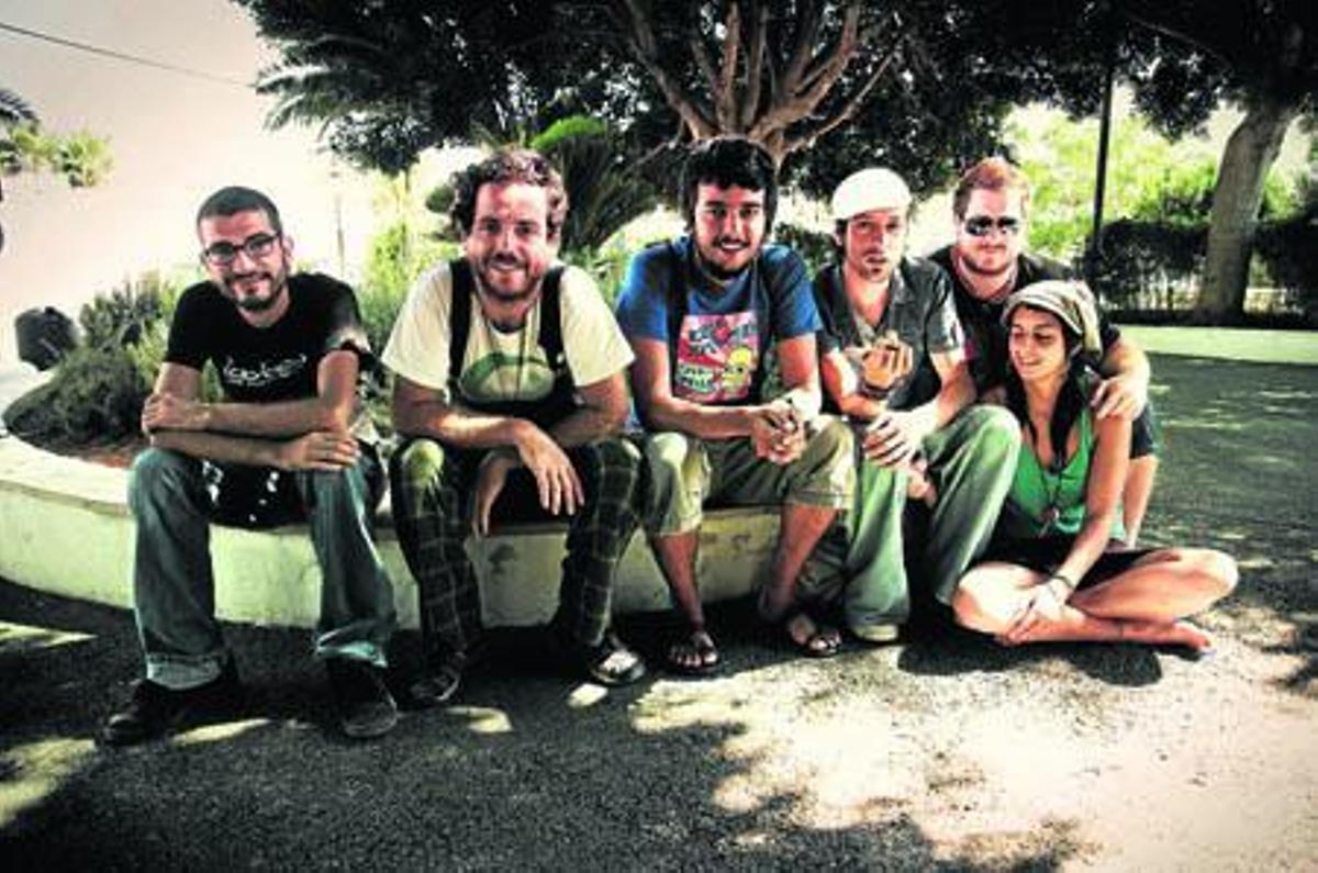 Juan Ramón Roca, José Román, Rubén Barrera, Sergio Renovell, Anna López y Jesús Bermejo, ayer por la mañana en Santa Gertrudis.