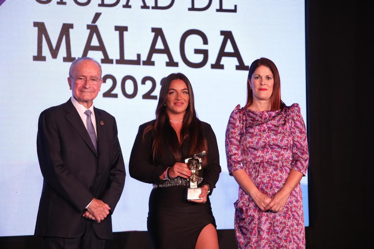 Francisco de la Torre, María Torres y Noelia Losada, este viernes en el Ayuntamiento.