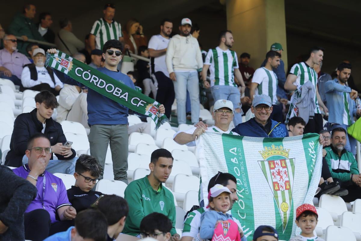 Córdoba CF-Elche, las imágenes de la afición en El Arcángel Córdoba CF-Elche, las imágenes de la afición en El Arcángel