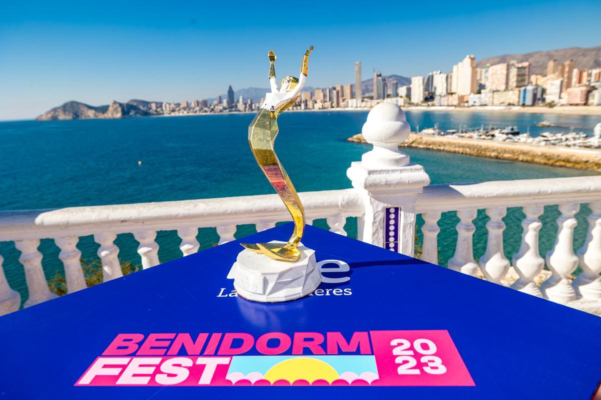 El trofeo del concurso de tapas del Benidorm Fest.