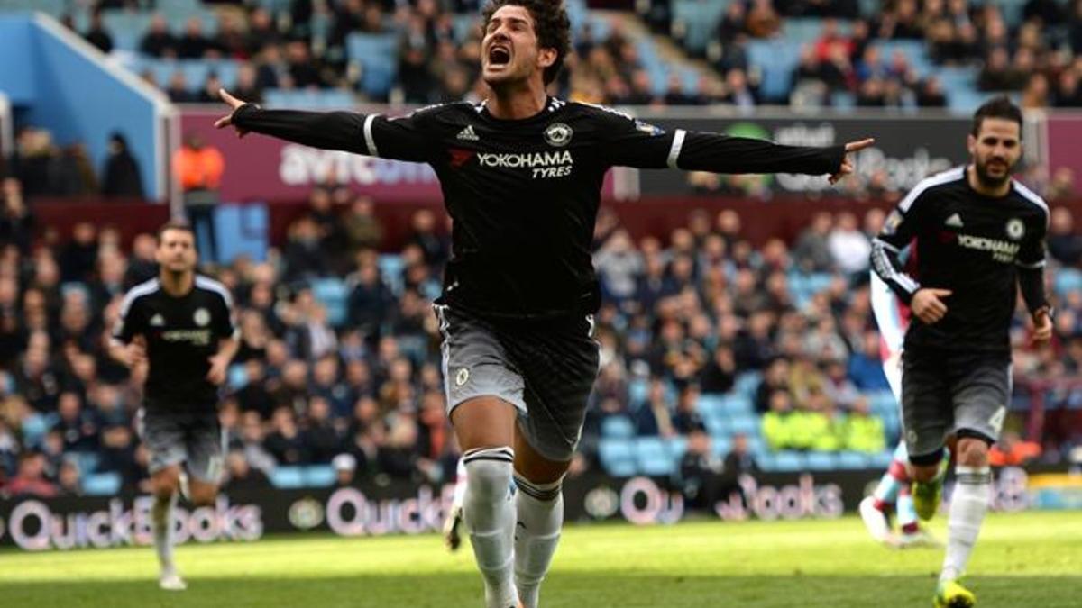 Alexandre Pato celebra su único gol en el Chelsea