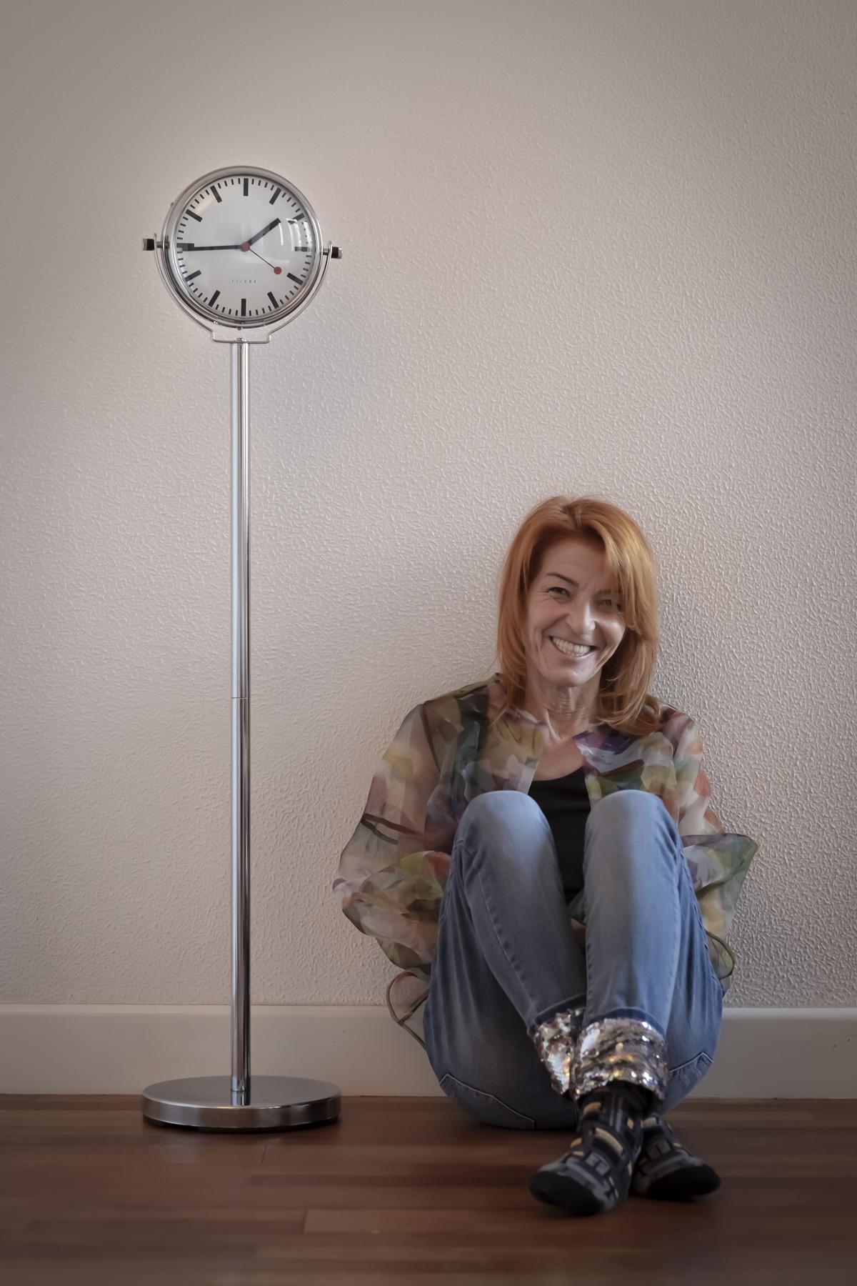 Maite Cabrerizo firma su último libro en la Feria de Madrid.