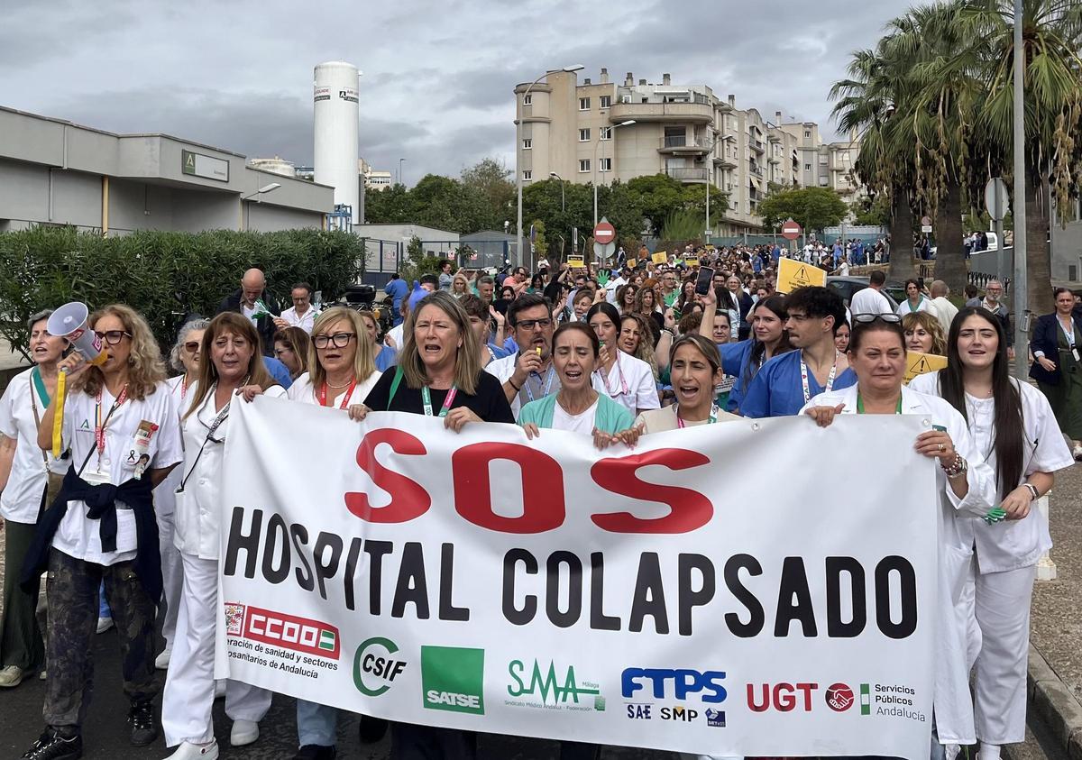 Más de medio millar de trabajadores de Hospital Clínico protestan por la falta de personal