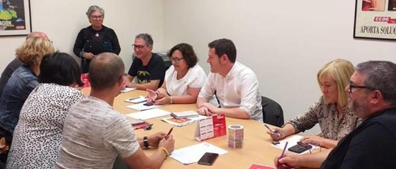 Delegación de Compromís ayer en la sede de CC OO en Castelló.