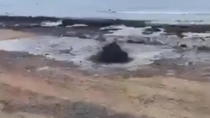 Emisario perforado en Playa de las Américas.