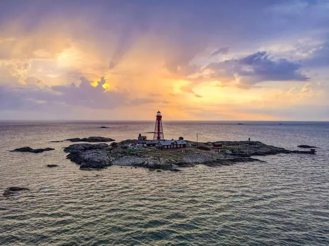 El hotel del faro del fin del mundo: dormir con el susurro de las olas