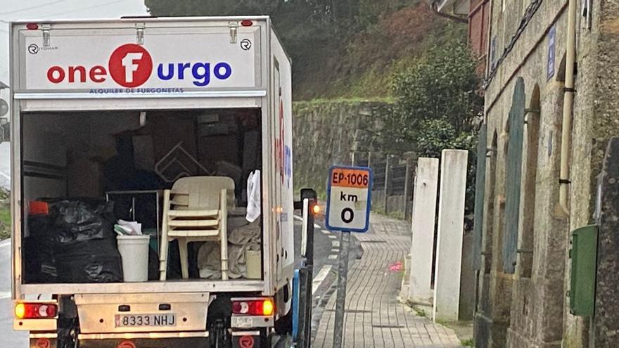 El Sergas realiza la «mudanza» y cierre del Consultorio de O Hío