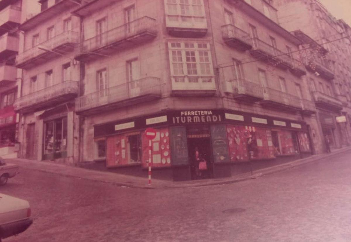 Primer local de Iturmendi, en la esquina entre las calles Eduardo Iglesias y Progreso.