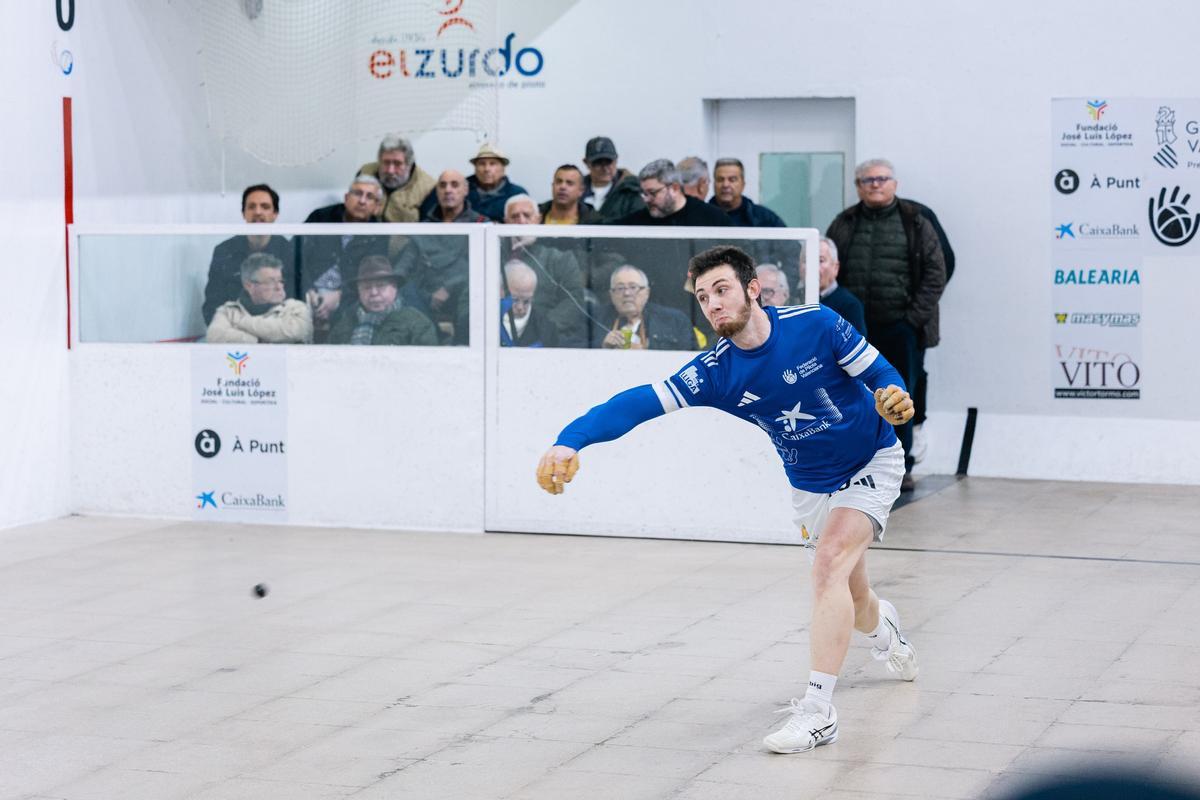 Montaner d'Almiserà, en una partida de la Lliga CaixaBank Pro 1 de raspall masculí