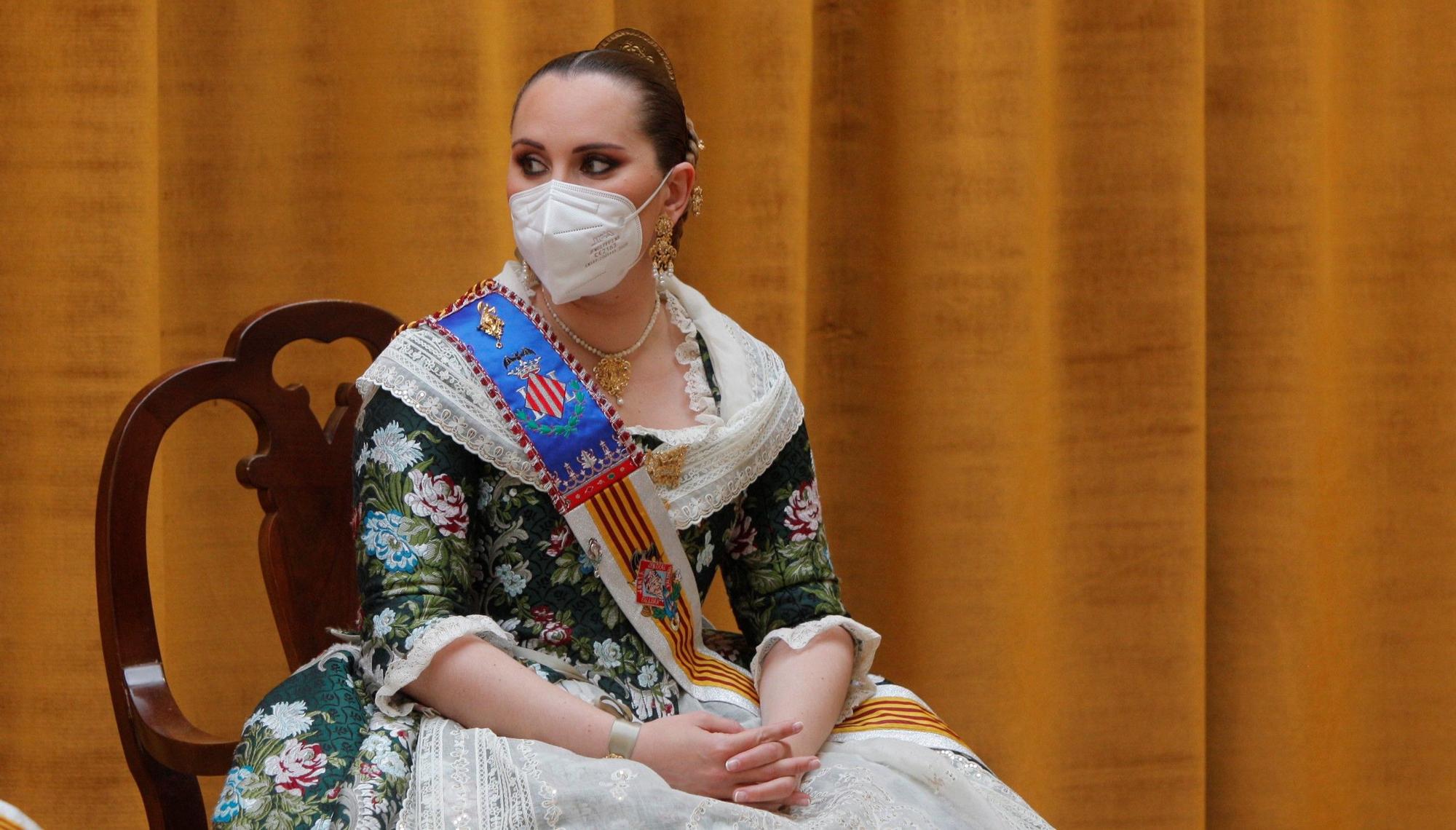 Sábado de Fallas en abril para Consuelo Llobell y la corte