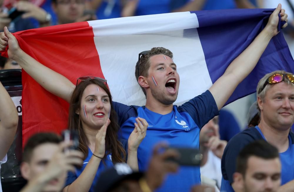 Las aficiones calientan el Alemania-Francia