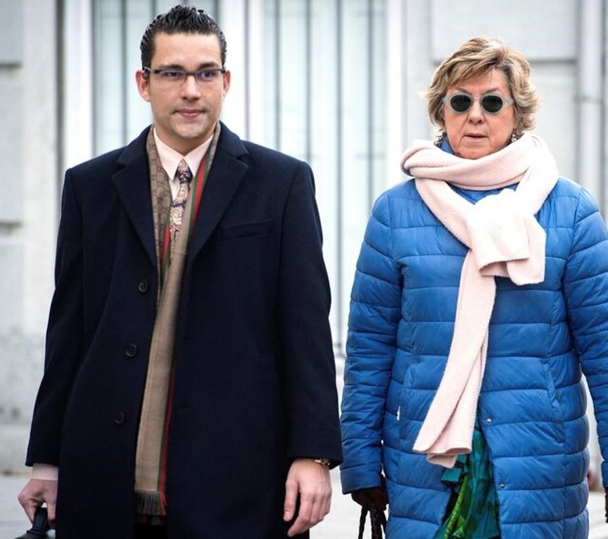 Pardo Geijo con la senadora Pilar Barreiro antes de su llegada al Supremo