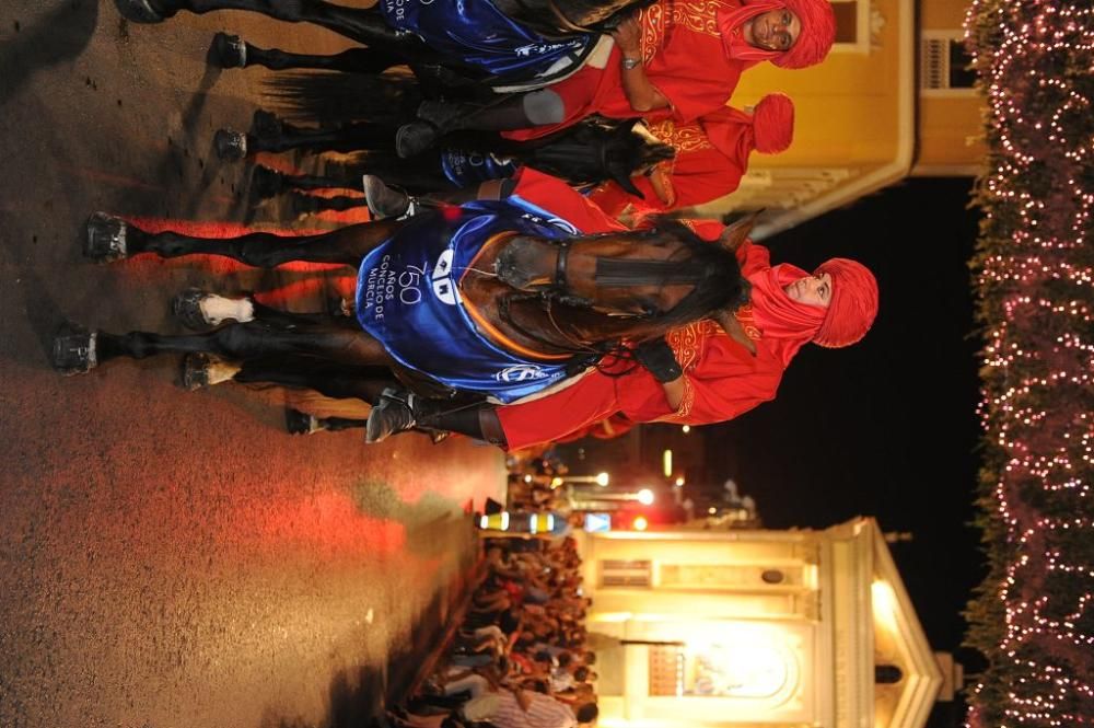 Desfile de Moros y Cristianos por las calles de Mu