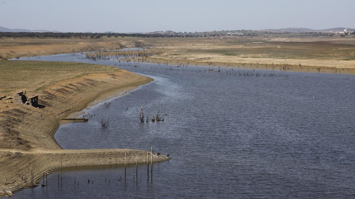 Rafa Sánchez FOTOS DE SIERRA BOYERA El secretario de Estado de Medio Ambiente, Hugo Morán, ha participado hoy en la entrega de las obras realizadas para el trasvase de emergencia entre el embalse de La Colada en el término de El Viso y perteneciente a la Confederación del Guadiana y hasta Sierra Boyera en Belmez