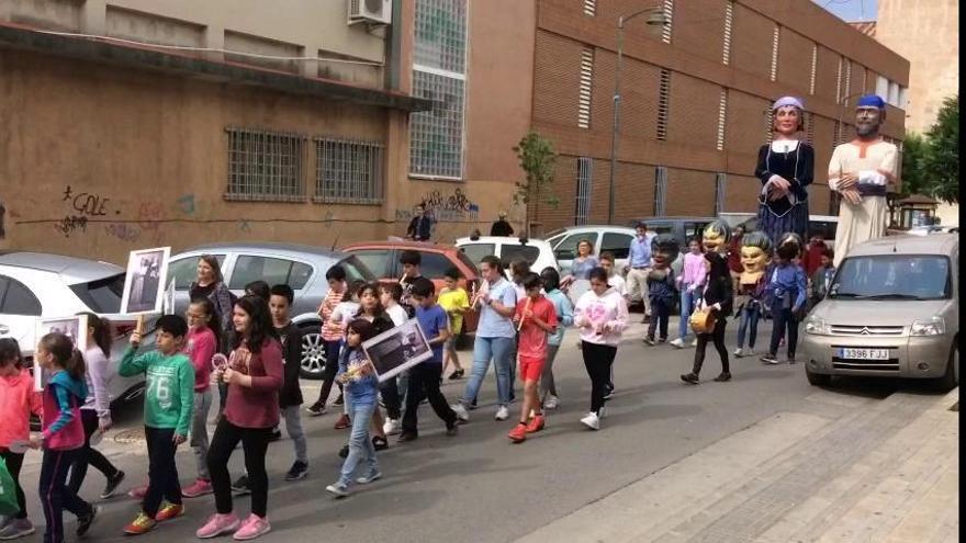 Trasllat Gegants d'Alaquàs al Ceip González Gallarza