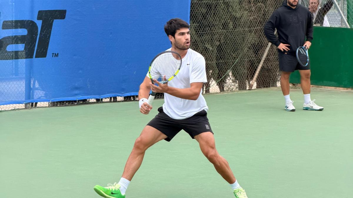 Alcaraz etrena en el Real Sociedad Club De Campo Murcia por última vez antes de viajar a Indian Wells