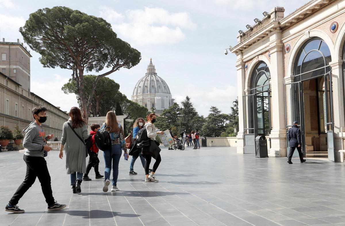 Personal de los Museos Vaticanos demandan a la administración por sus condiciones laborales