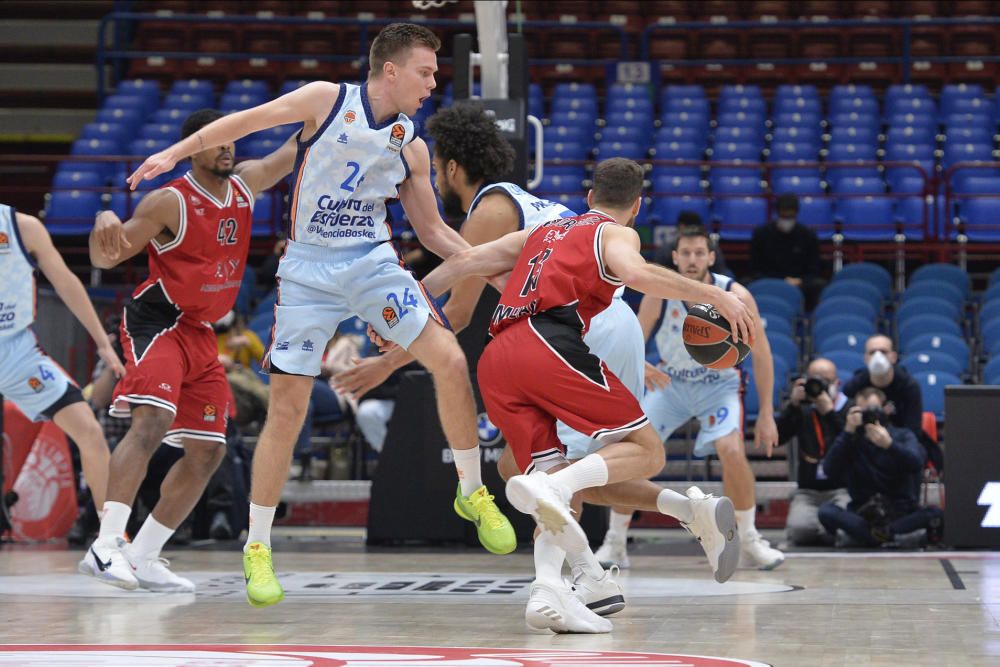 Armani Milan - Valencia Basket, en imágenes