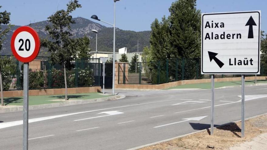 Imagen de los accesos a los colegios Aixa, Aladern y Llaüt en el Parc Bit.