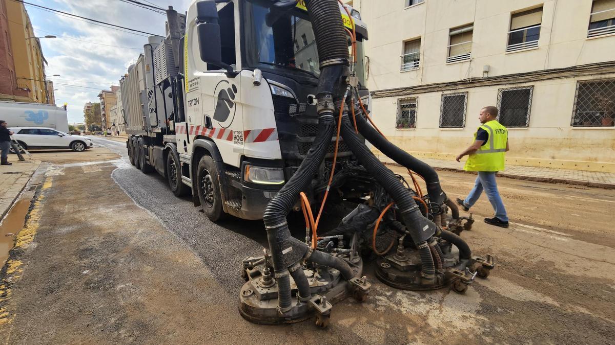 Tritón, la máquina "milagrosa" que retira el barro