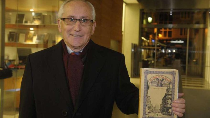 Vicente Iglesias Martelo, ayer durante la presentación del libro en Afundación. víctor echave