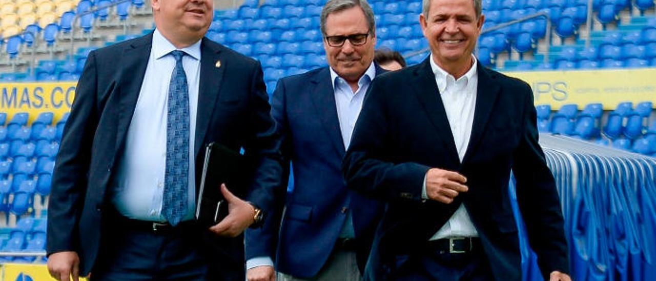 De izquierda a derecha Miguel Ángel Ramírez, Héctor de Armas y Nicolás Ortega.