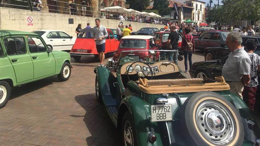 La III Concentración de coches clásicos &quot;JMagovi Café&quot;, el sábado.