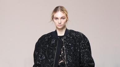 El desfile de Elie Saab en París: una fiesta para brillar