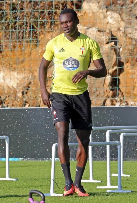 Entrenamiento vespertino del Celta en A Madroa a falta de dos días para jugar en Cornellà