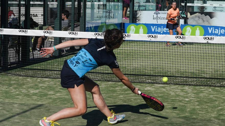 Imagen de la primera jornada del V Torneo de Pádel de La Opinión.